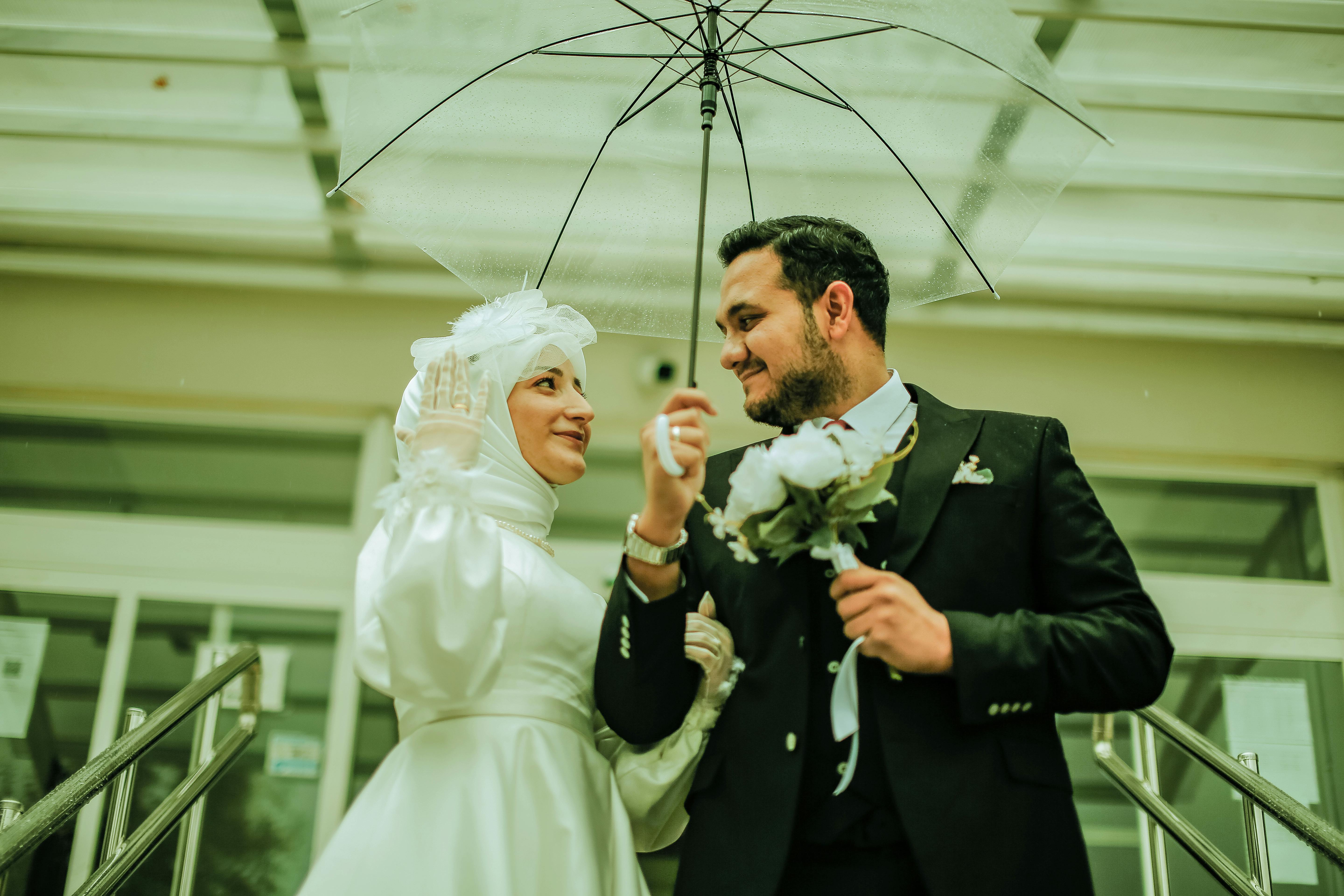Backup Plans for Outdoor Weddings: Weather, Tents, and Vendor Coordination
